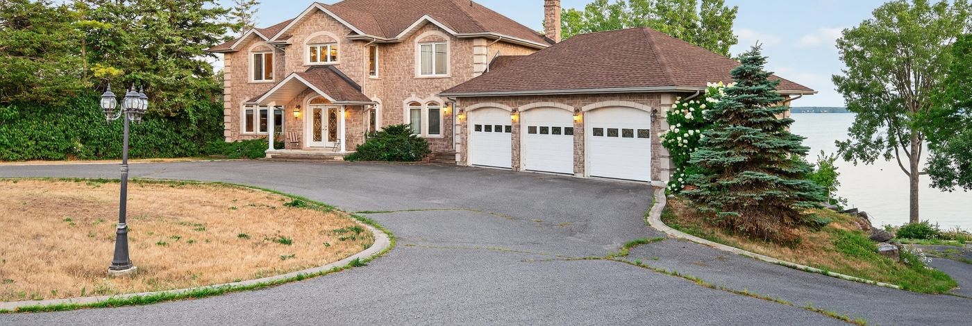 4734 Lakeside Lane