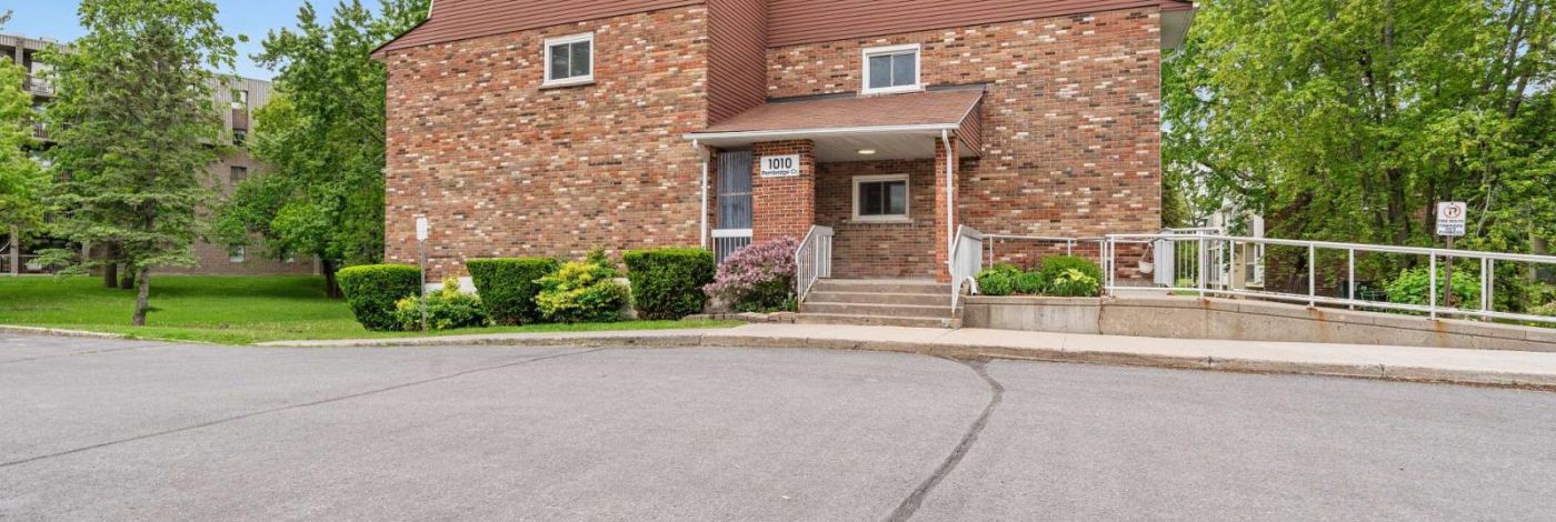 102 - 1010 PEMBRIDGE CRESCENT
