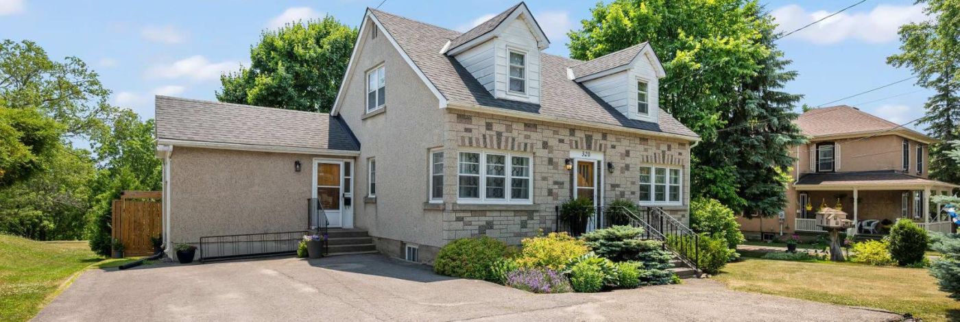 320 DUNDAS STREET W