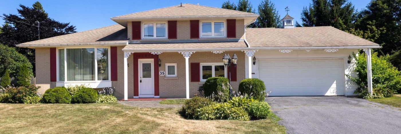 35 MANITOU CRESCENT E