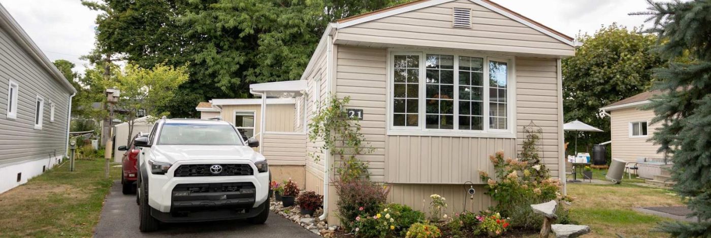 21 POWLEY GARDEN DRIVE