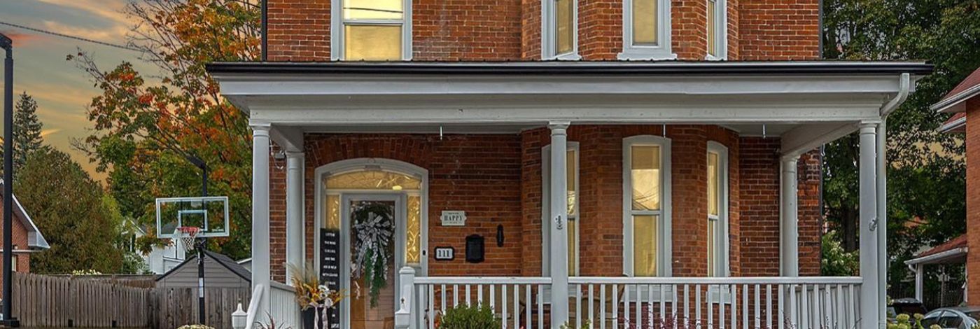 111 DUNDAS STREET W