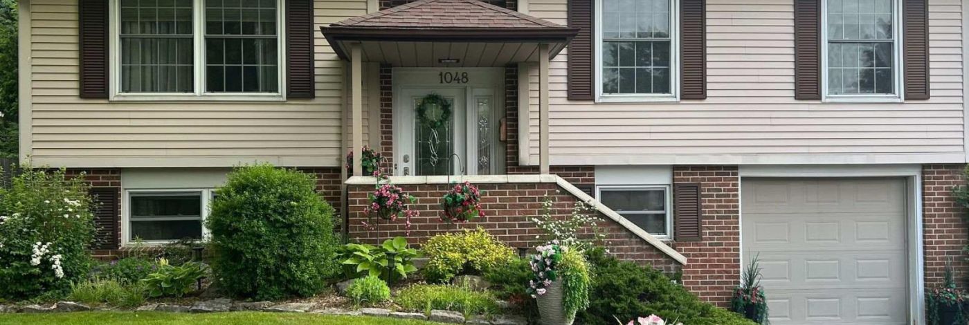 1048 BAUDER CRESCENT