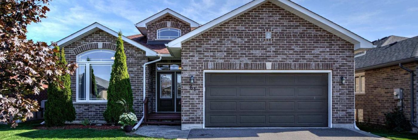 61 HARTWOOD CRESCENT