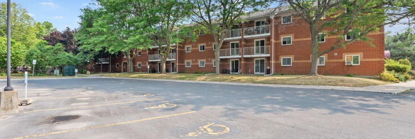 302 - 573 ARMSTRONG ROAD