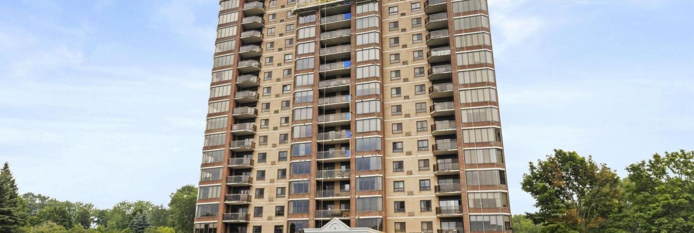 302 - 1000 KING STREET W