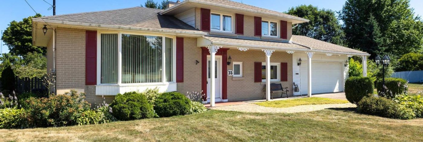 35 MANITOU CRESCENT E