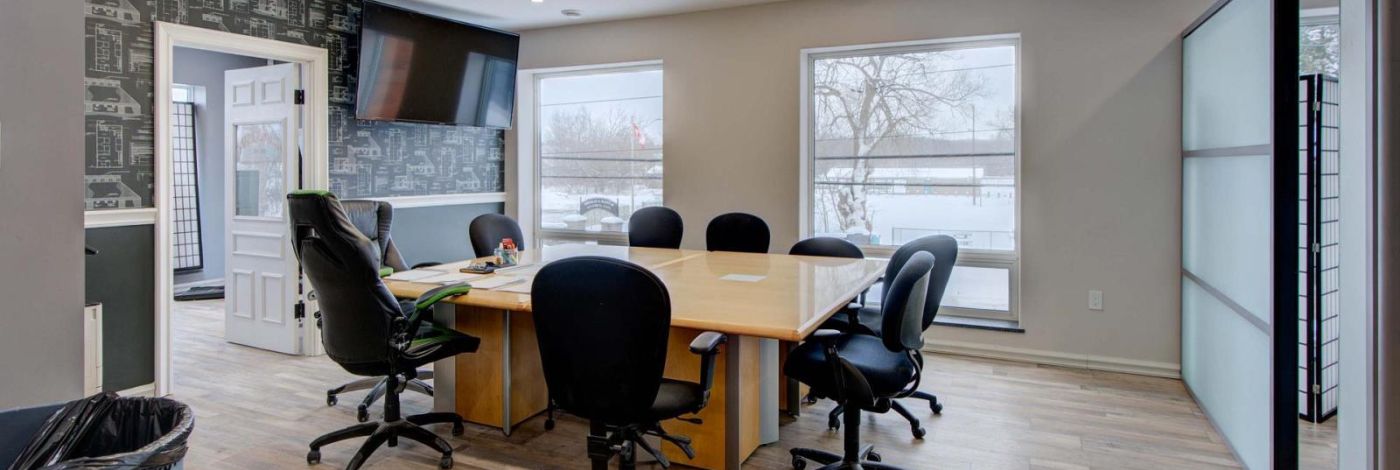 UPPER - 25 MAIN STREET W