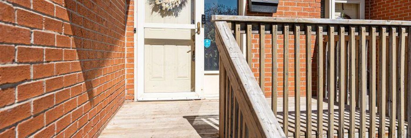 28 - 19 MACPHERSON AVENUE W