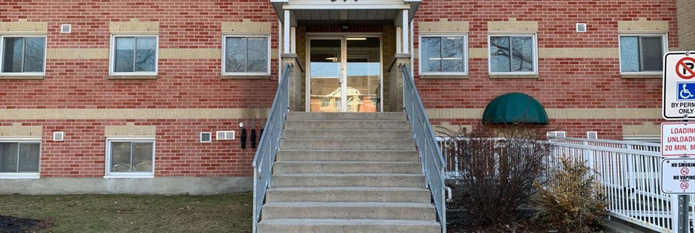 213 - 310 KINGSDALE AVENUE