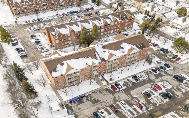 313-310 Kingsdale Avenue 