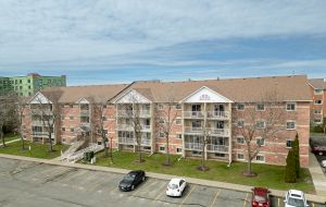 313-310 Kingsdale Avenue 