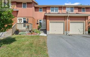29 - 19 MACPHERSON AVENUE