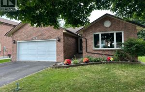 984 AMBLESIDE CRESCENT