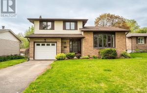 867 BERWICK PLACE