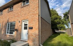 84 - 84 ROSEMUND CRESCENT