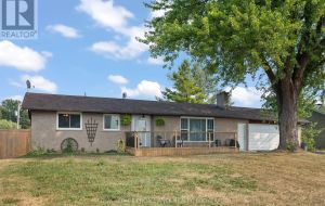 658 COUNTY ROAD 1 E