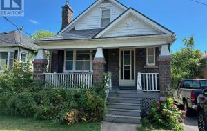 808 BROCK STREET