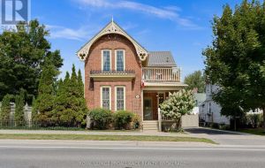 114 KING STREET W