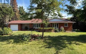 1712 CREEKSIDE DRIVE