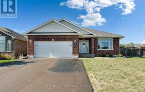 86 HARTWOOD CRESCENT