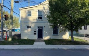 695 VICTORIA STREET