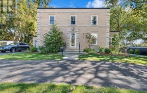 442 DUNDAS STREET W