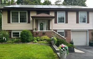 1048 BAUDER CRESCENT