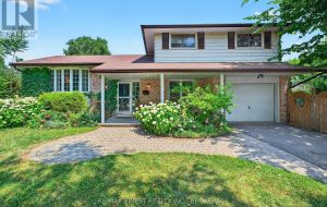 23 DIAMOND CRESCENT