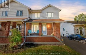 944 WARBURTON CRESCENT