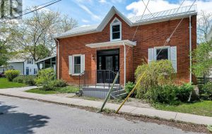 8 CATHERINE STREET