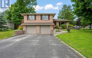 885 PURCELL CRESCENT