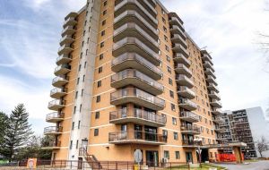 1004 - 257 BATH ROAD