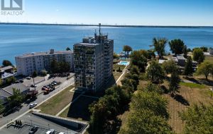 501 - 2 MOWAT AVENUE