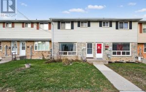 114 - 924 AMBERDALE CRESCENT