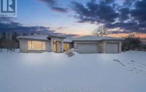 36 HOWE ISLAND FERRY ROAD