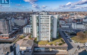 1602 - 185 ONTARIO STREET