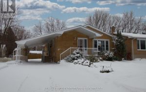 2 - 130 WELLER AVENUE