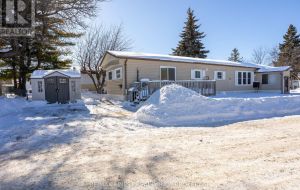 11 POWLEY GARDEN DRIVE