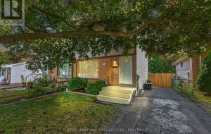 759 SOMERSET CRESCENT