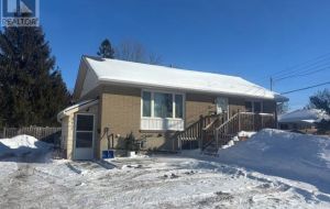 977 PORTSMOUTH AVENUE