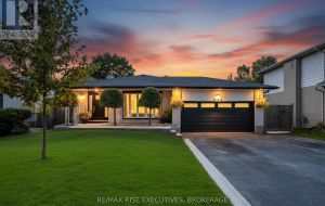 693 LAIDLAW CRESCENT