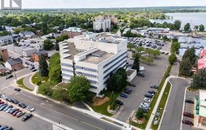 504 - 49 PLACE D' ARMES