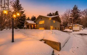 2518 RIDEAU FERRY ROAD