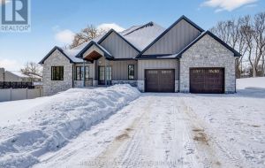 371 MAPLE RIDGE DRIVE