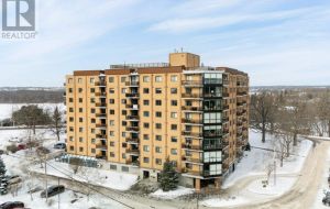 211 - 120 BARRETT COURT