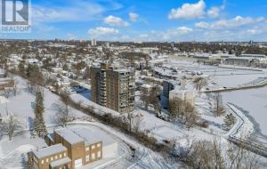 1003 - 2 MOWAT AVENUE