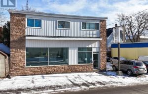 UNIT 1 - 477 MACDONNELL STREET