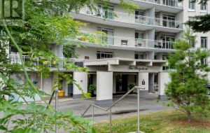 604 - 1 MOWAT AVENUE