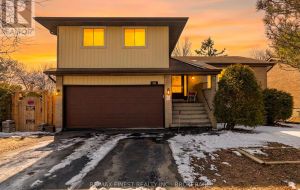 888 SANDRINGHAM PLACE